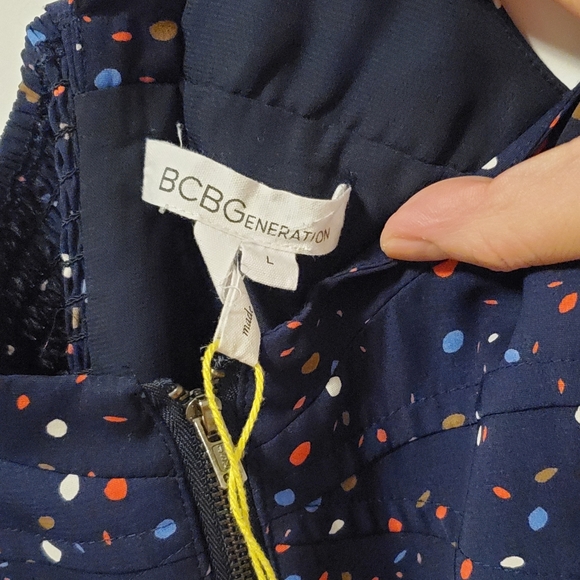 COPY - 2/$65  🖤💙 Like new BCBG navy dress with dotted pattern; zipper front - Picture 8 of 10